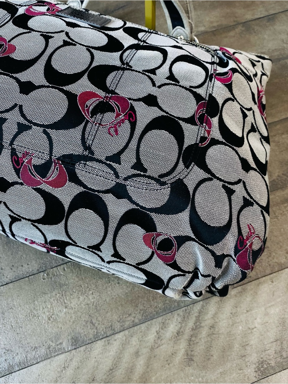 Coach Poppy (2011) Pop Signature Poppy Heart Glam Tote BAG Black Gray Wine 18711 - Picture 8 of 13